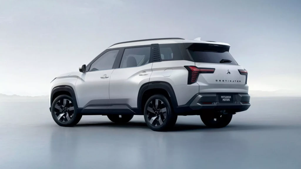 Mitsubishi Destinator (задняя часть кузова)