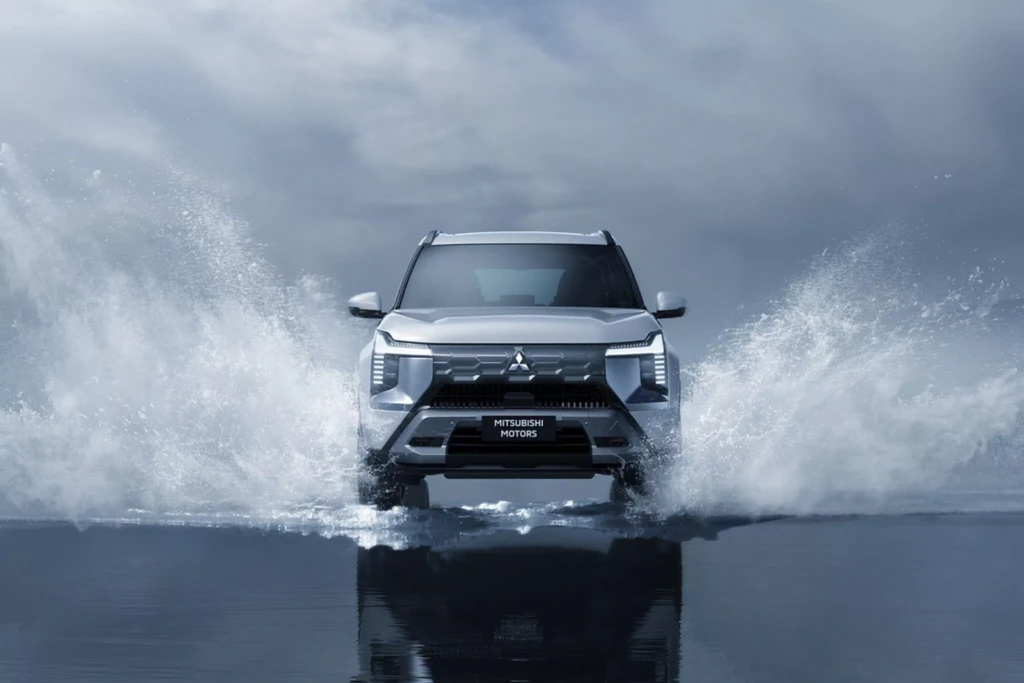 Mitsubishi Destinator (передня частина кузову)