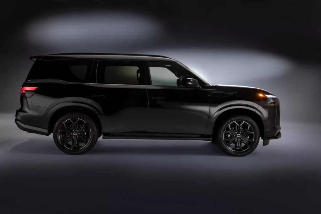 Infiniti QX80 Sport (правая часть кузова)