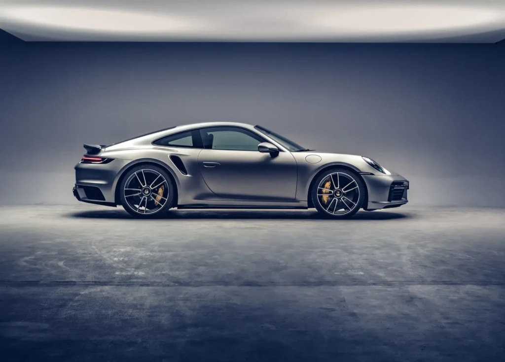 Porsche 911 Turbo S (права частина кузову)