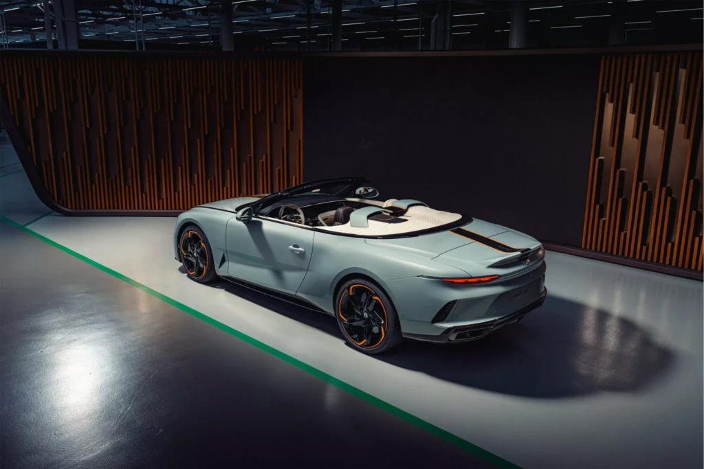 Bentley Batur Convertible (задняя часть кузова)