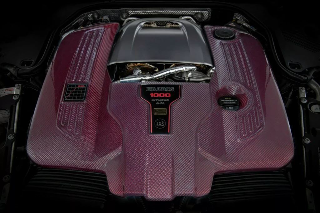 Brabus 1000 (підкапотний простір)
