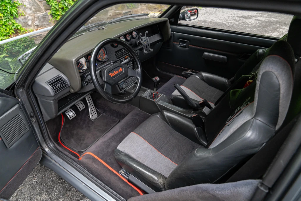 Peugeot 205 Turbo 16 (салон)