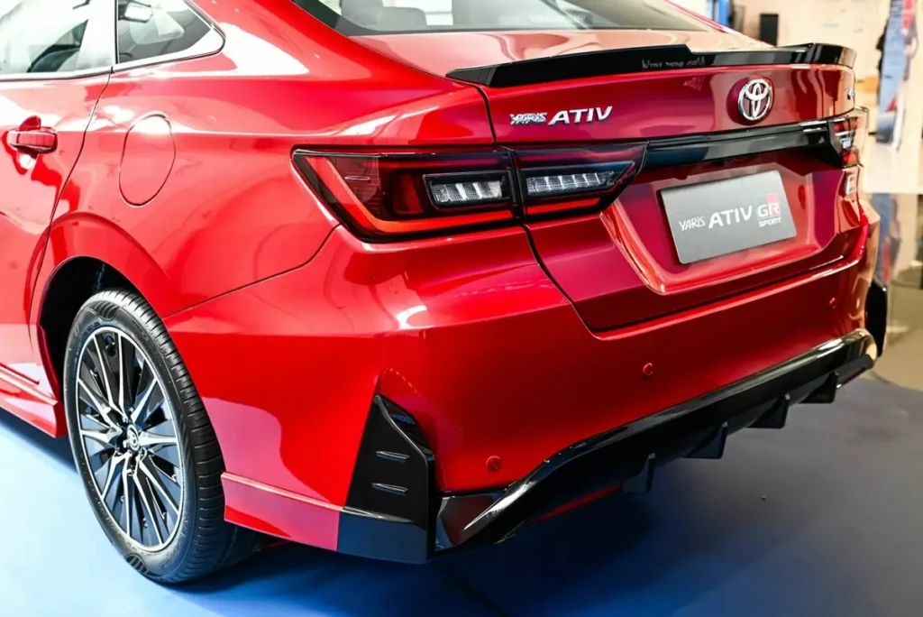 Toyota Yaris Ativ GR (задня частина кузову)