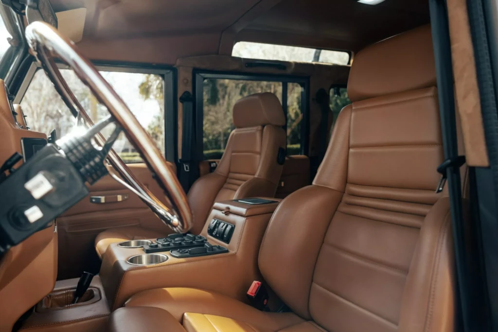 електричний Land Rover Defender (салон)