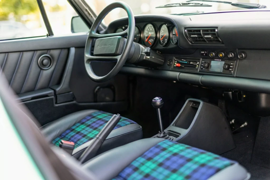 Porsche 911 TAG Turbo (салон)