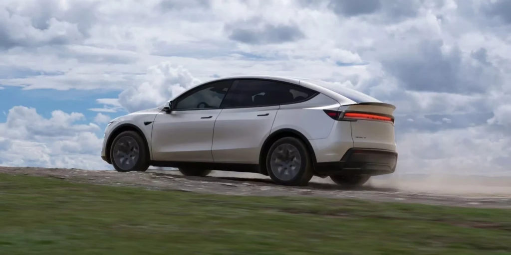 Tesla Model Y L (задняя часть кузова)