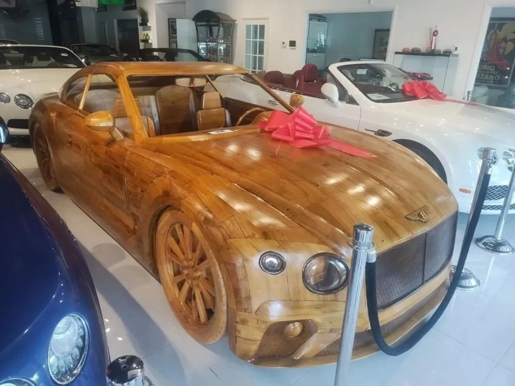 дерев’яний Bentley Continental GT