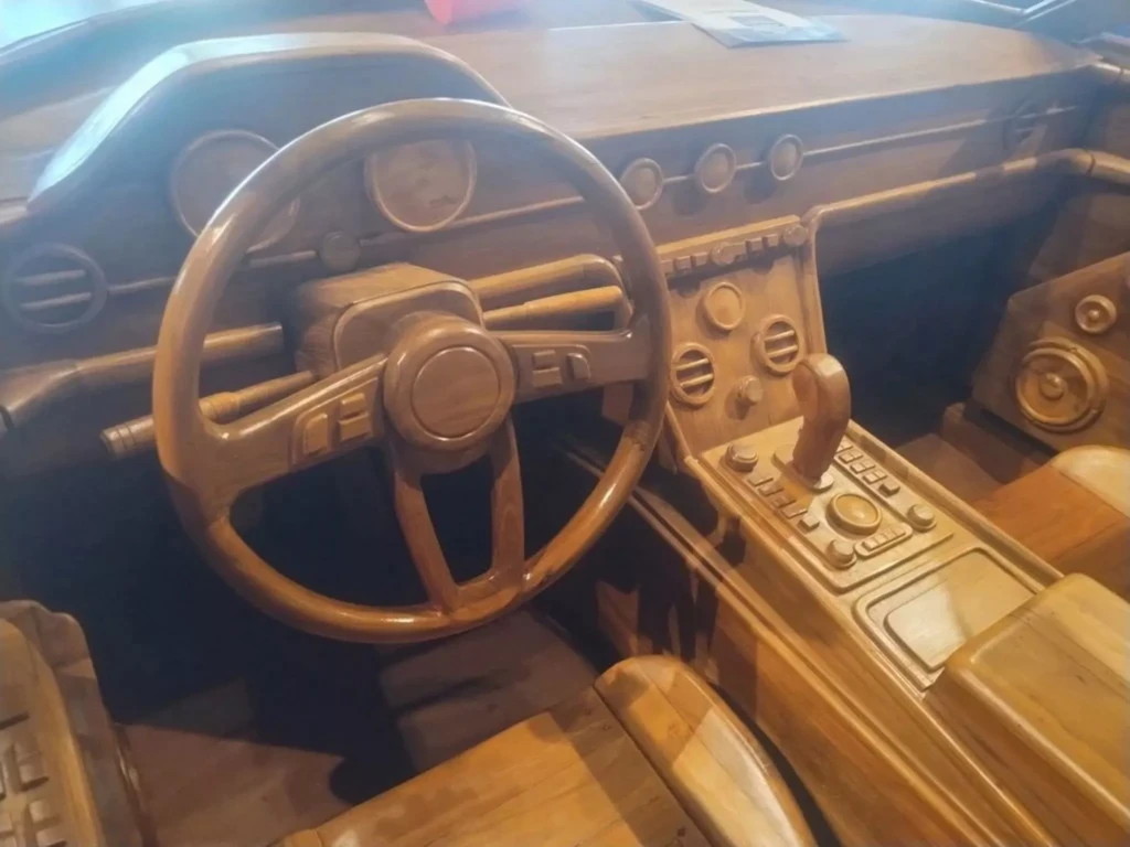 деревянный Bentley Continental GT