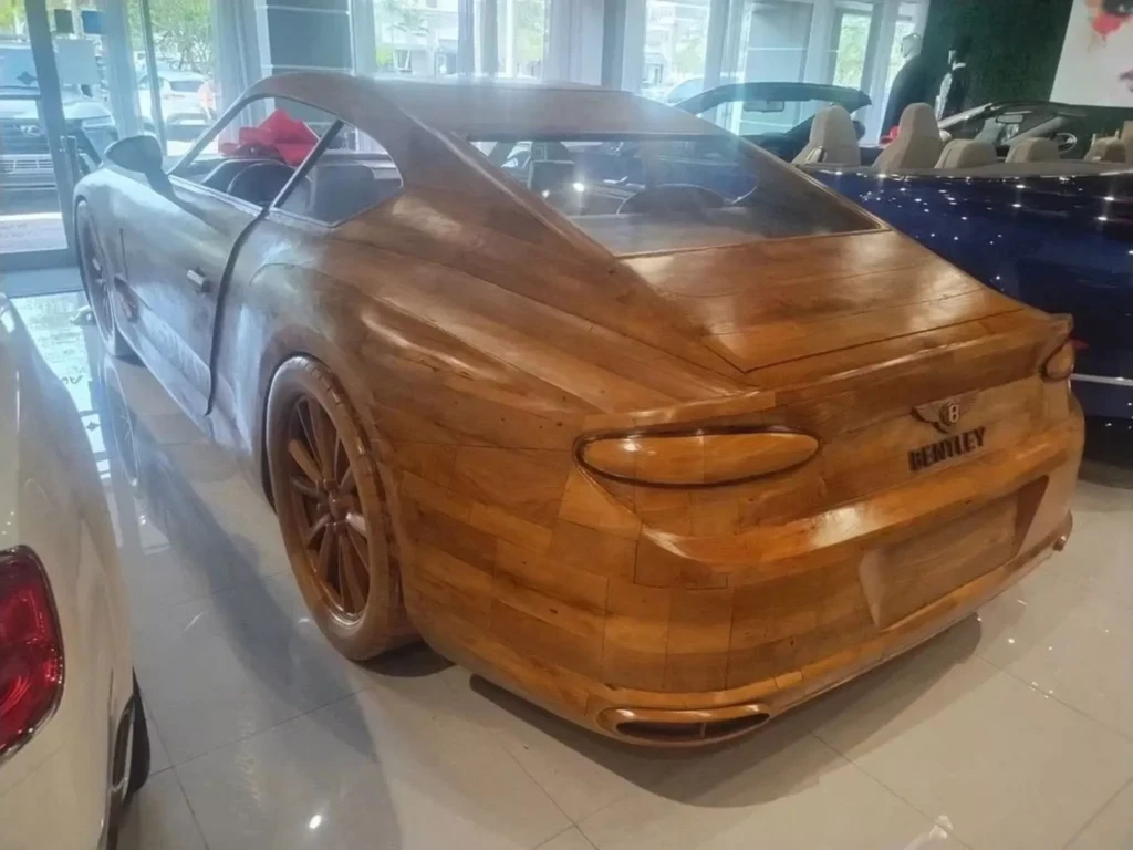 дерев’яний Bentley Continental GT