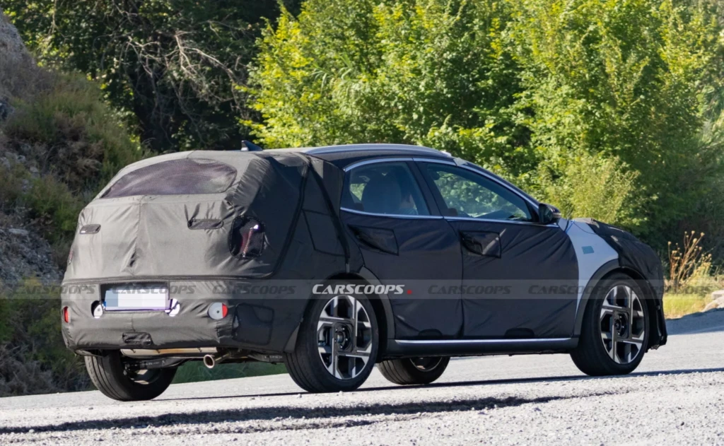 Kia XCeed на тестах (задня частина кузову)