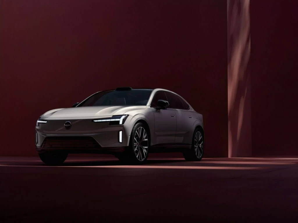 Volvo ES90 спереди