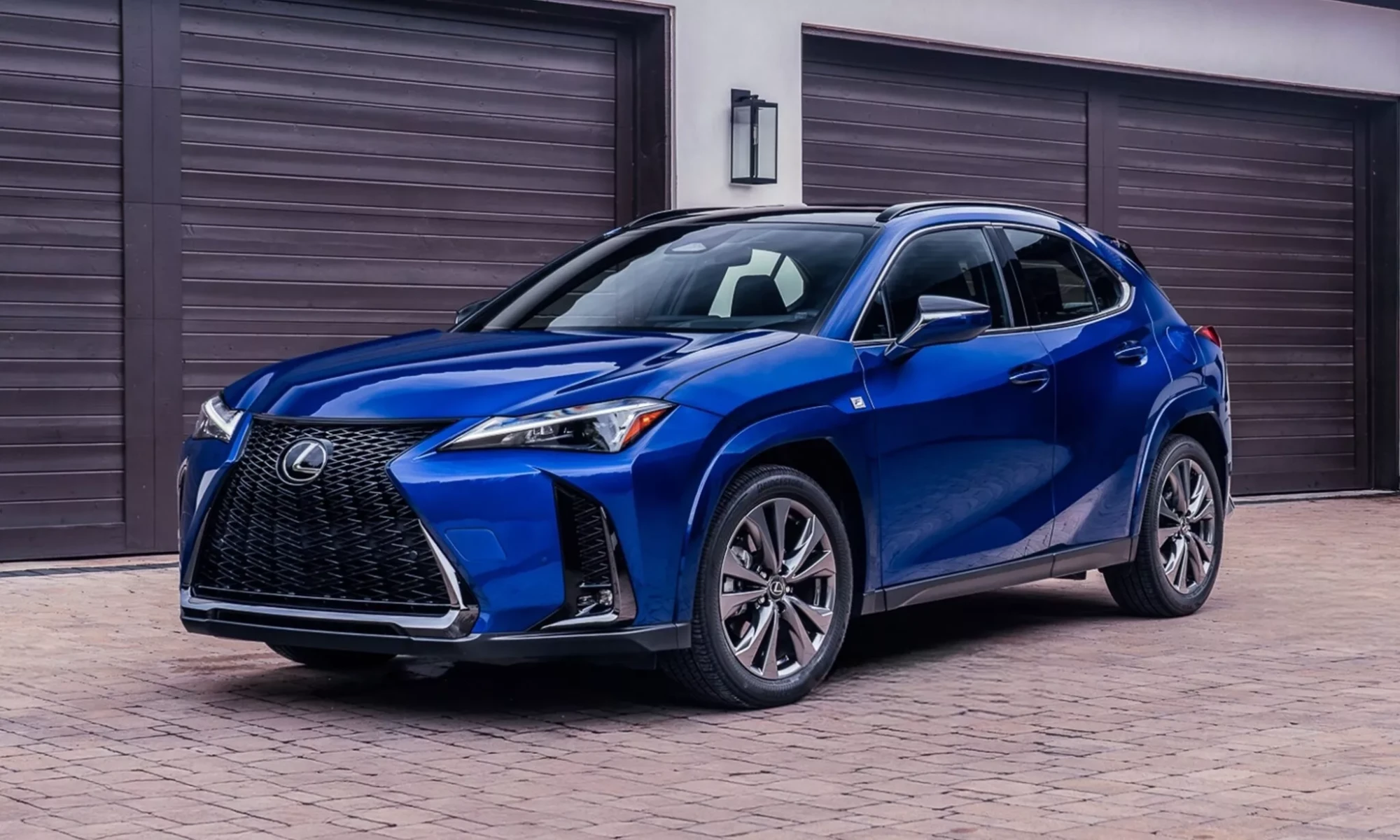 обновленный Lexus UX 2026