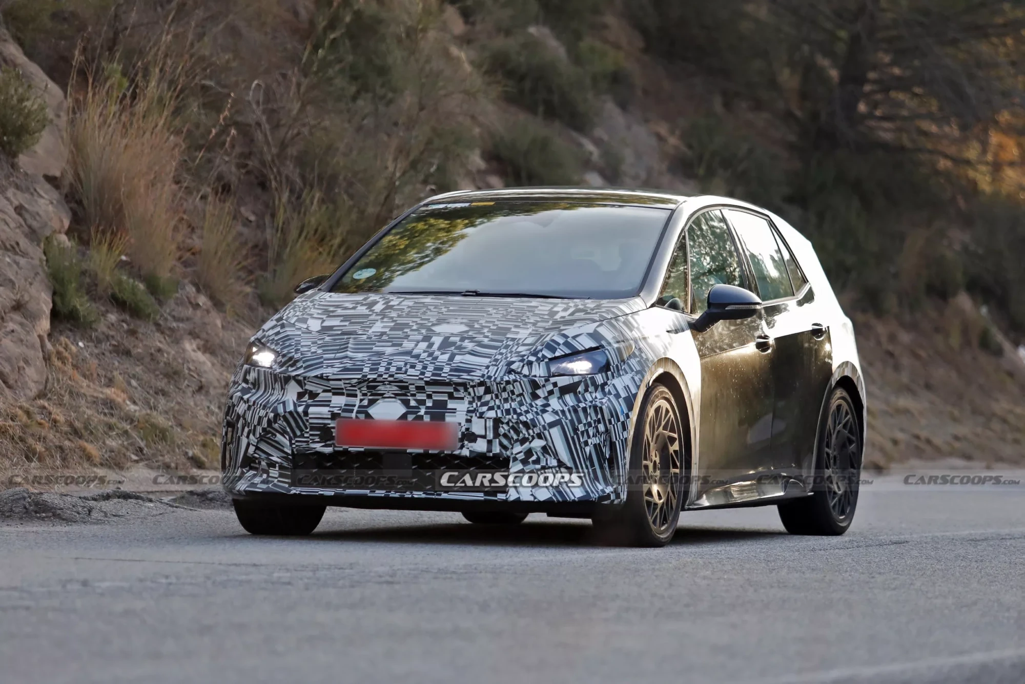 оновлений Cupra Born