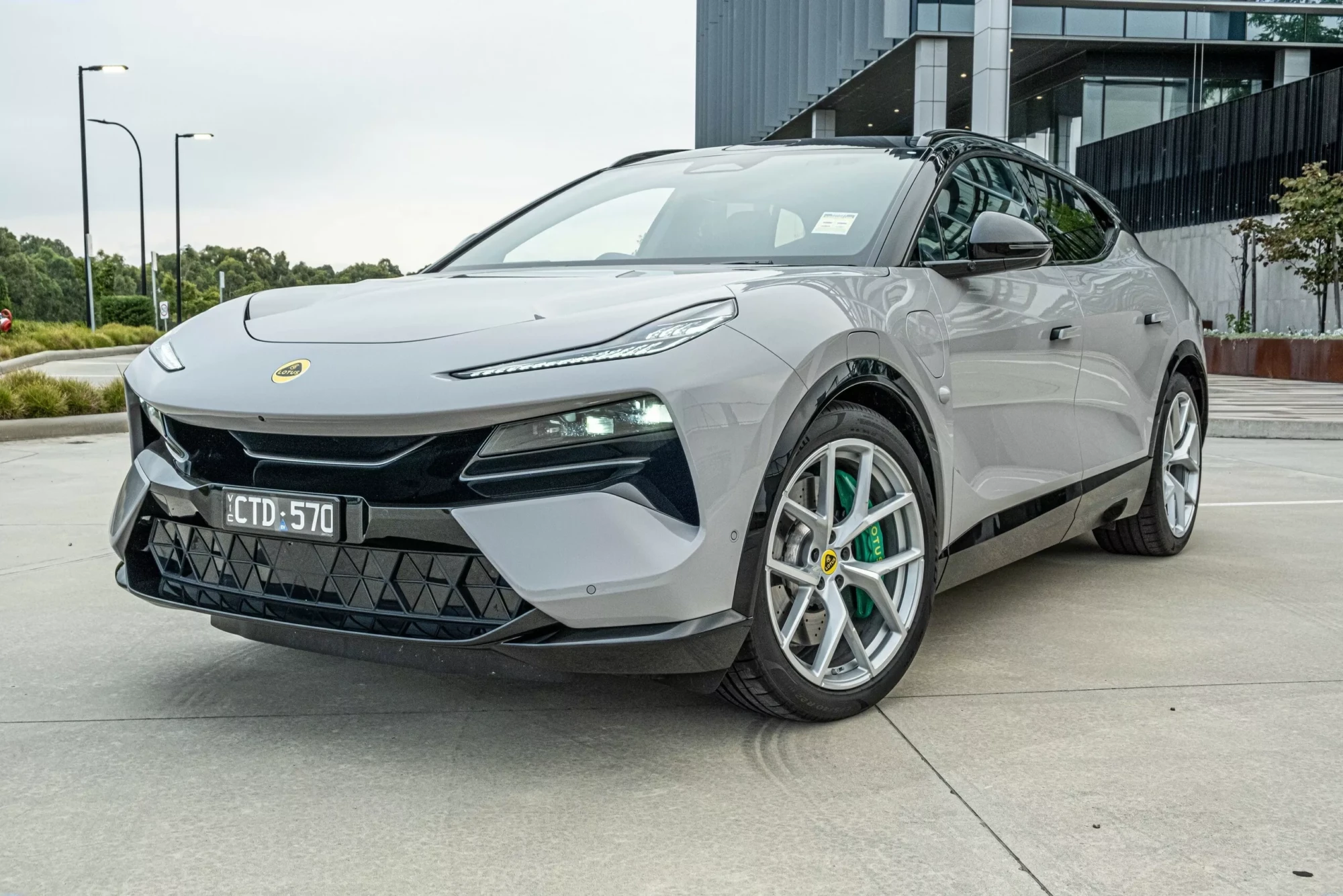 гібридний Lotus Eletre