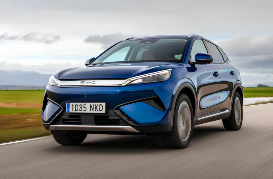Огляд BYD Atto 3 Evo: велике оновлення та дуель зі Skoda Elroq