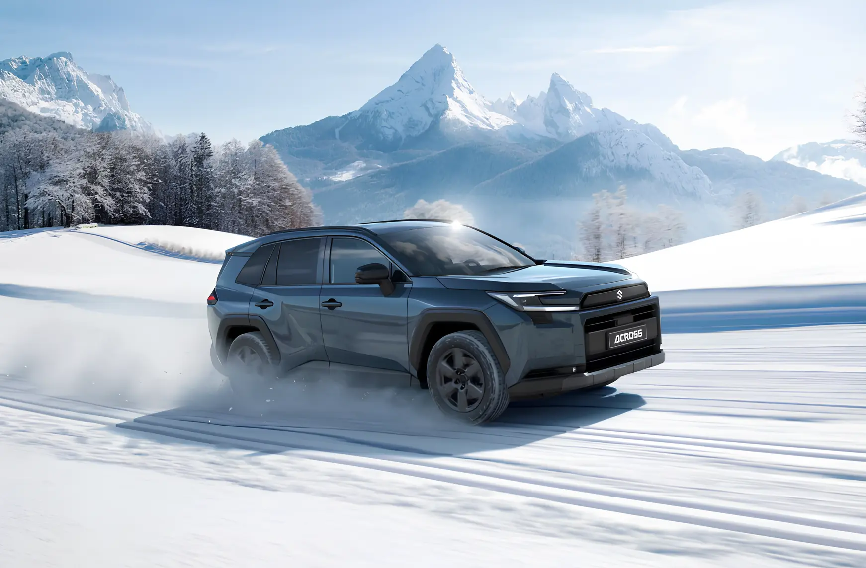 Кросовер Suzuki Across їде по засніженій дорозі в горах, піднімаючи снігову хмару