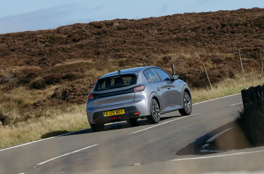 Peugeot 208 Style з механічною КПП