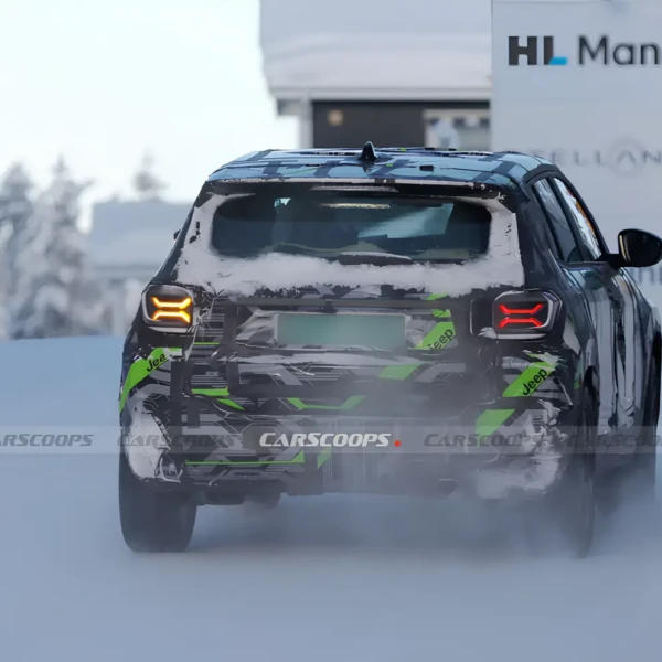 Jeep Avenger готують до фейсліфтингу: прототипи на зимових тестах