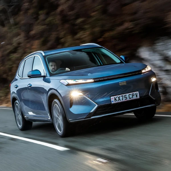 Geely Starray EM-i у Британії: PHEV-SUV за $40 тис. із пробігом до 130 км