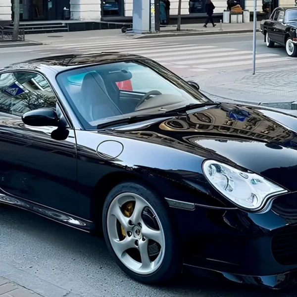 У Києві помітили рідкісний Porsche 911 Turbo S 2000-х: таких купе менш ніж 600
