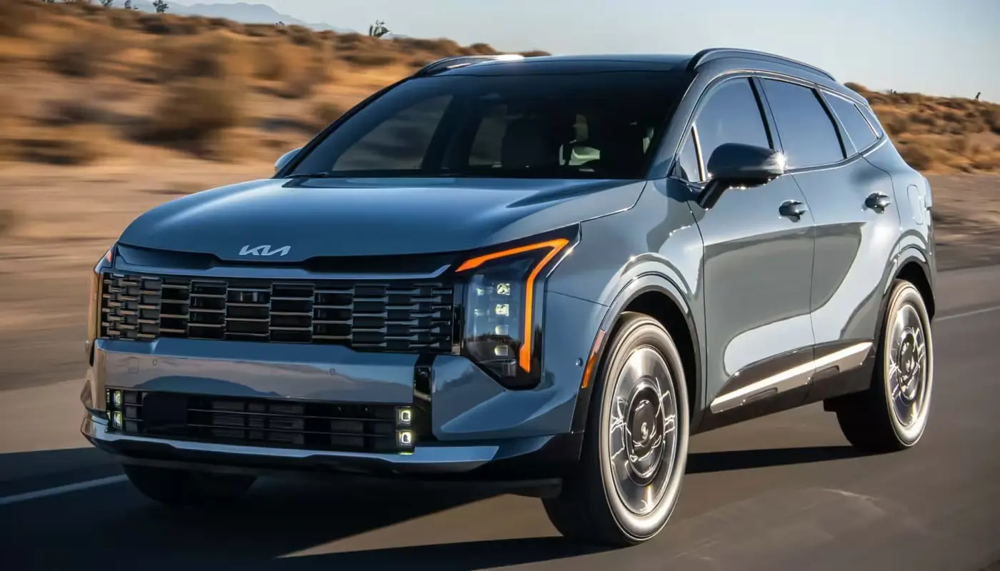 Kia Sportage 2026: новий кросовер на дорозі під час тестової або рекламної поїздки