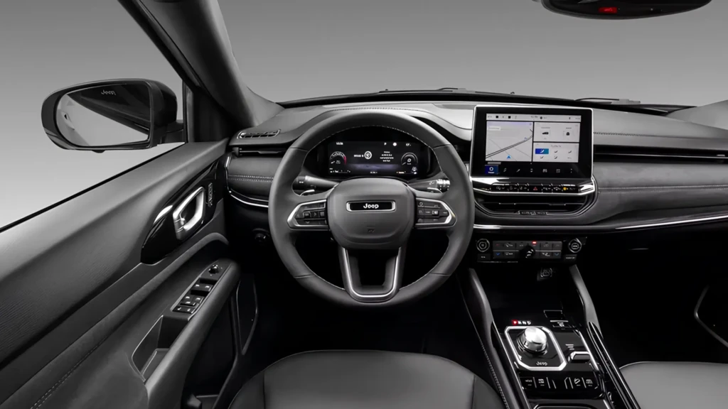 Інтер’єр Jeep Commander 2026 з цифровою панеллю приладів і центральним сенсорним дисплеєм