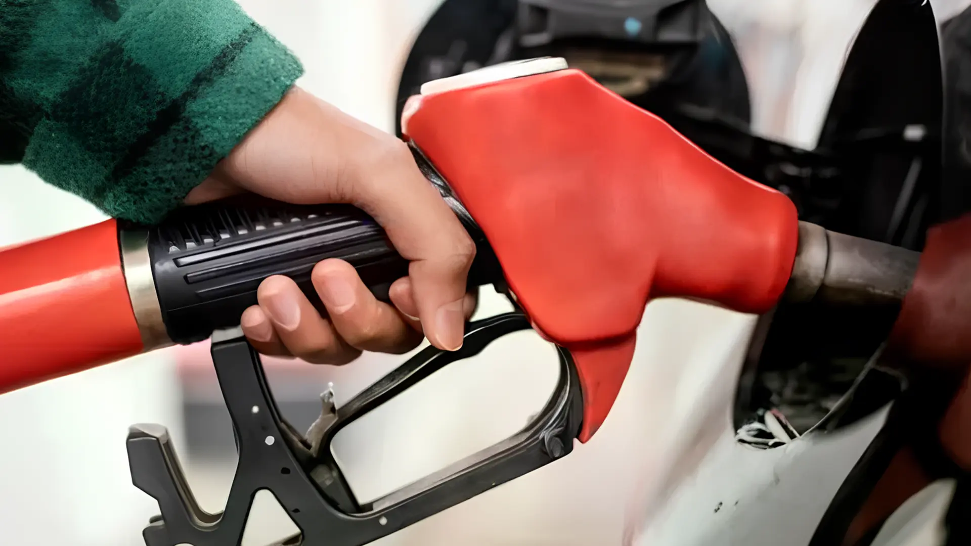 в Україні немає дефіциту пального