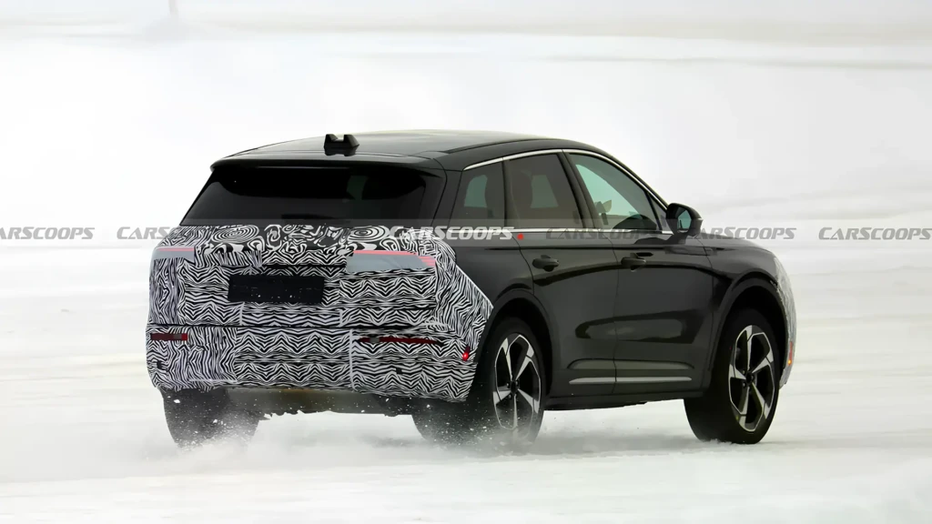 Новий кросовер Lincoln на зимових тестах, вид ззаду збоку