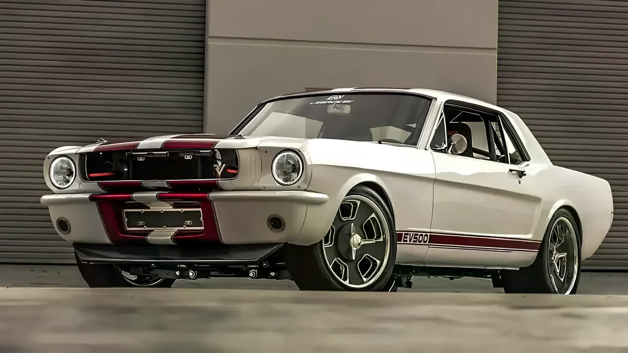 Ford Mustang 1965 року з електричною установкою від Tesla: класичне купе після сучасної електрифікації