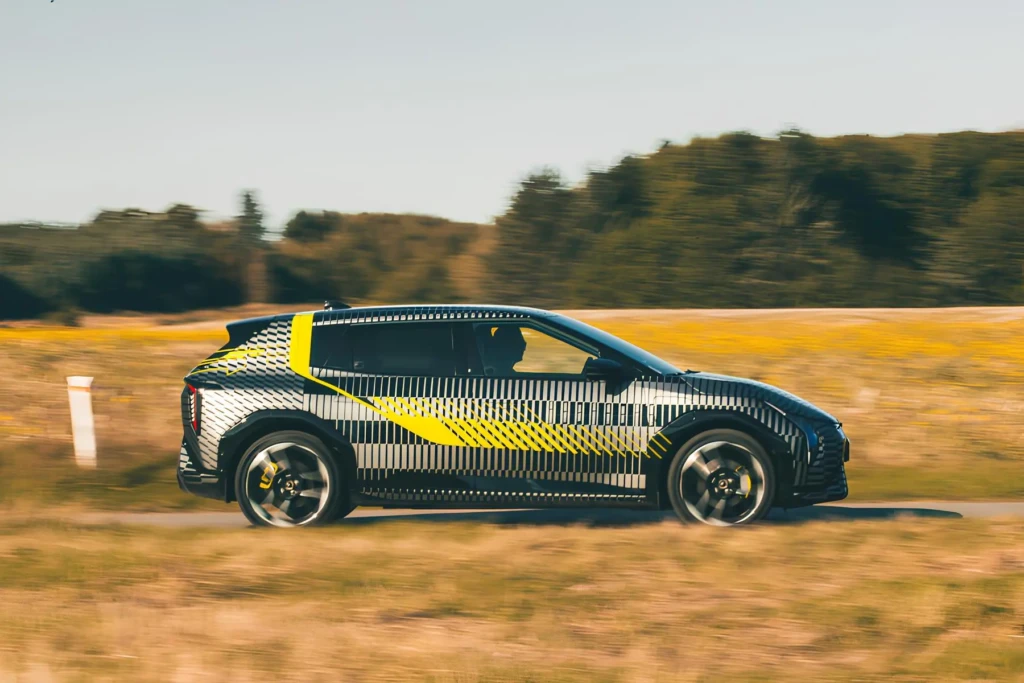 Kia EV4 GT електричний хот-хетч