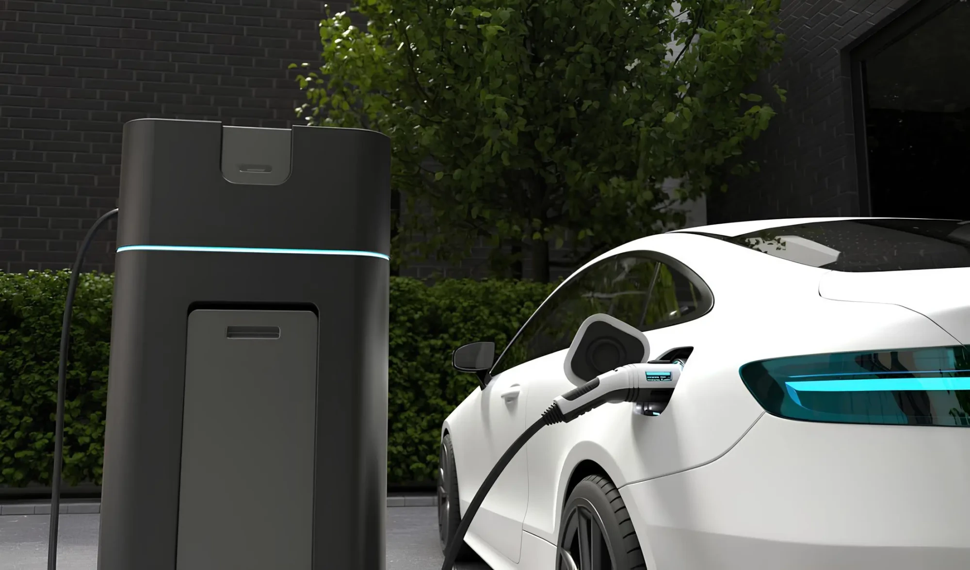 Білий електромобіль заряджається від чорної зарядної станції на вулиці