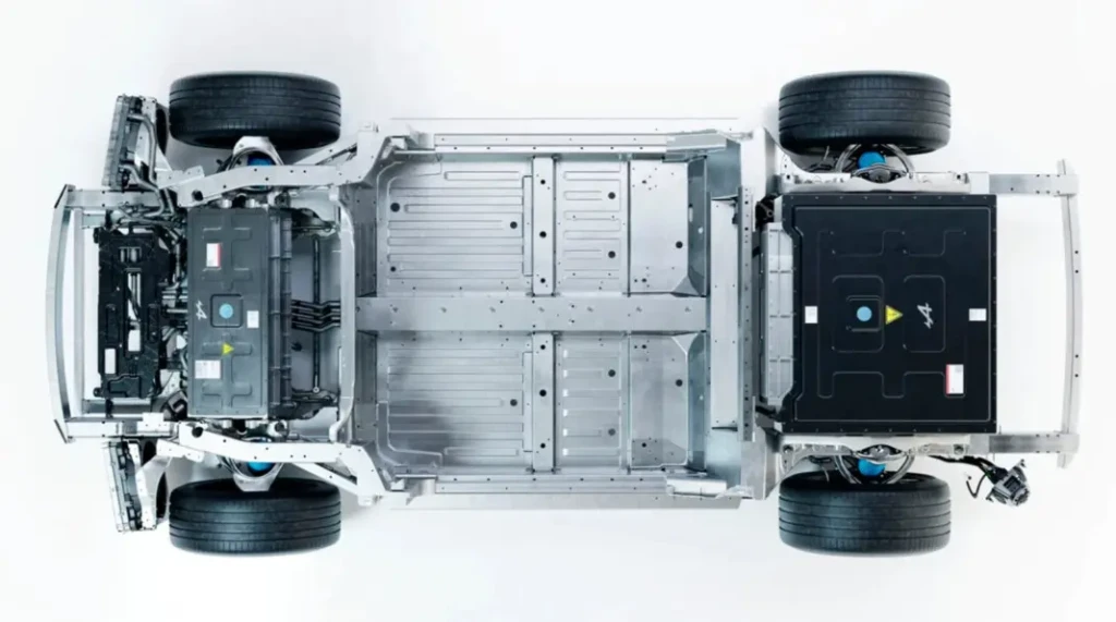 Електричний Alpine A110: платформа електромобіля з батарейними модулями та шасі