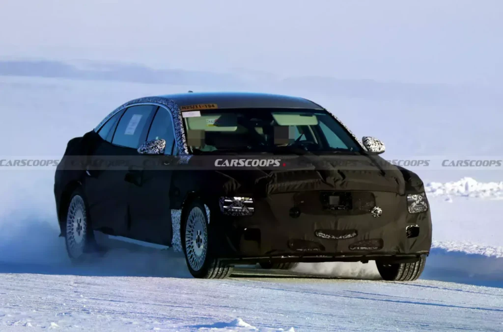 Genesis G80 гібрид: замаскований седан під час зимових дорожніх випробувань
