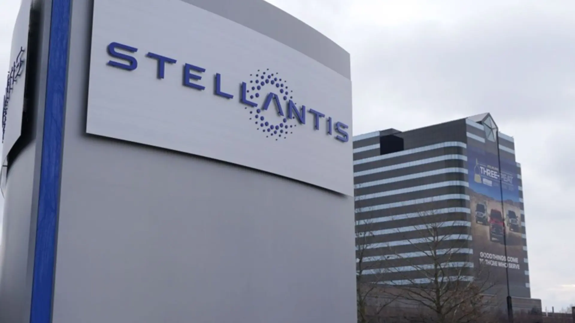 Stellantis зупиняє один із найбільших автозаводів у Європі