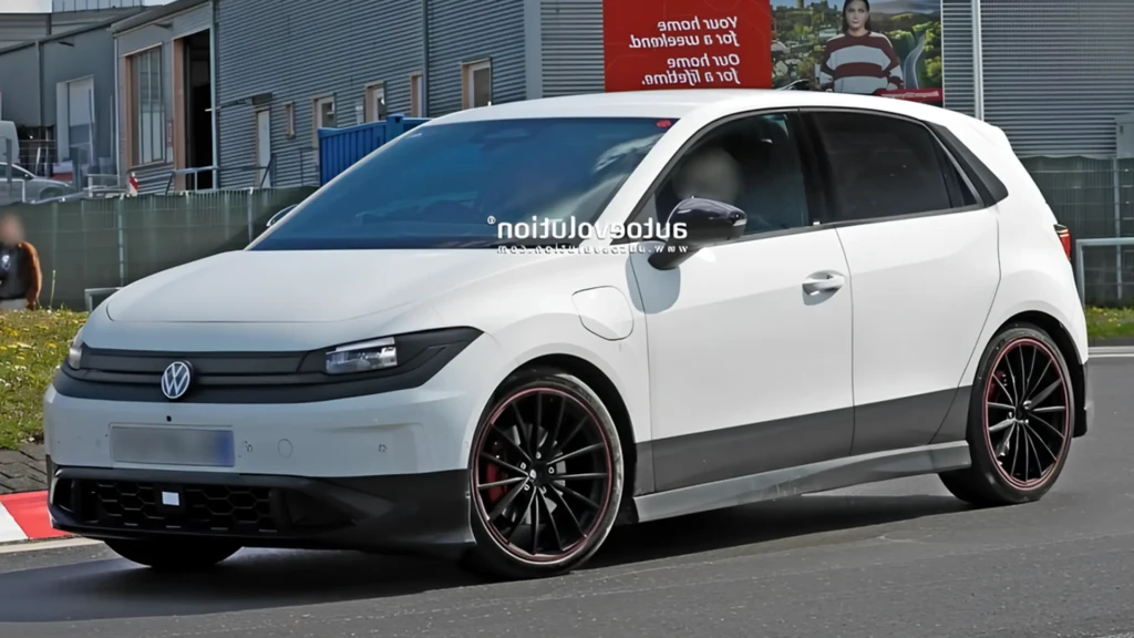 електричний Volkswagen ID.Polo GTI білого кольору у кузові хетчбек на дорожньому тесті