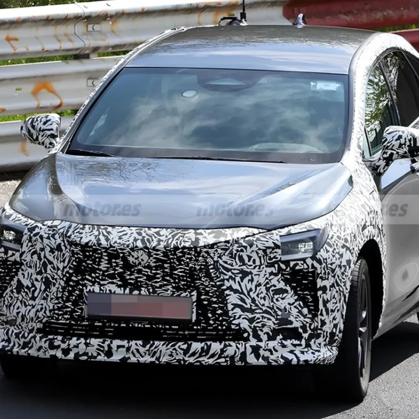 Lexus RX 2027 уже тестируют: что изменится после рестайлинга