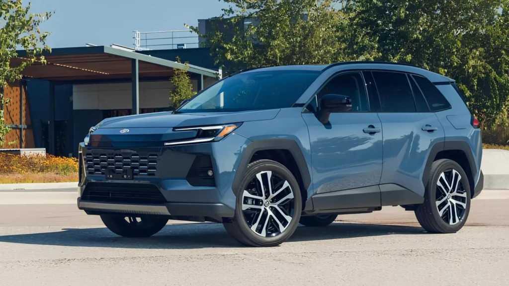 Середньорозмірний SUV світло-синього кольору як ілюстрація до рейтингу найнадійніших трирічних кросоверів дешевше за 50 тисяч доларів