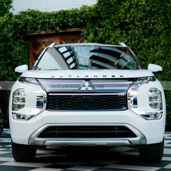 Mitsubishi Outlander 2026 змінив мотор і отримав mild-hybrid