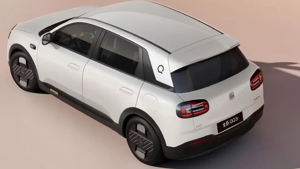 Електромобіль Chery QQ3 EV білого кольору, вигляд ззаду зверху