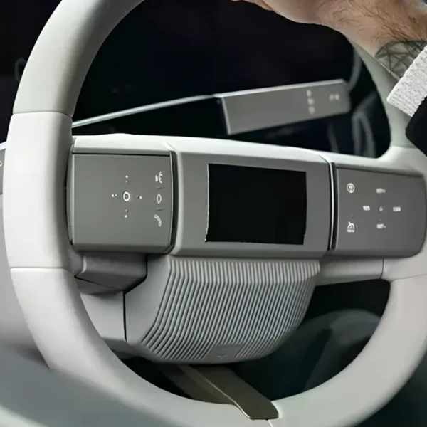 З’явилися перші зображення салону нової моделі Jaguar