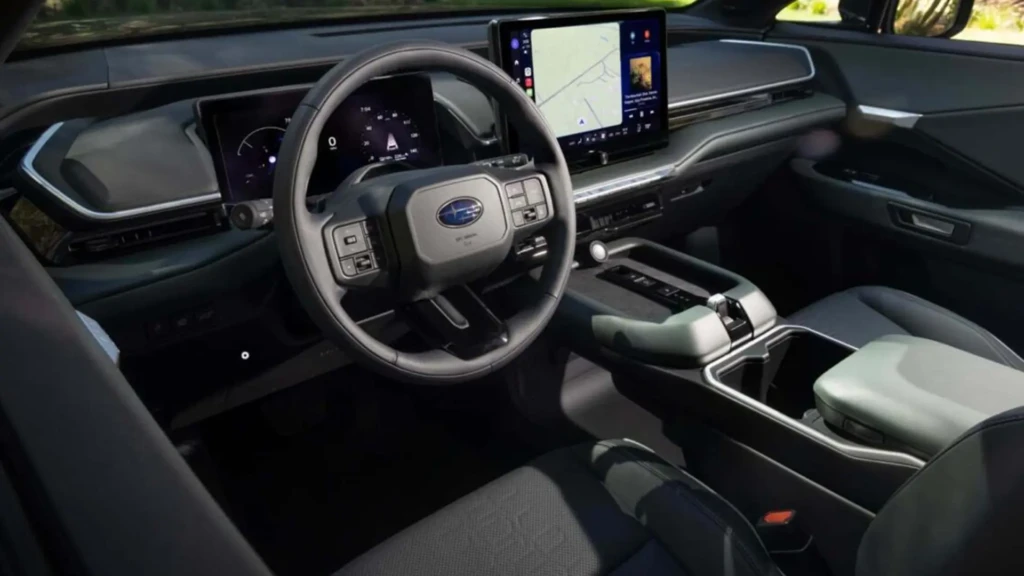 Интерьер Subaru Getaway 2027 с цифровой приборной панелью, большим центральным дисплеем и современной консолью