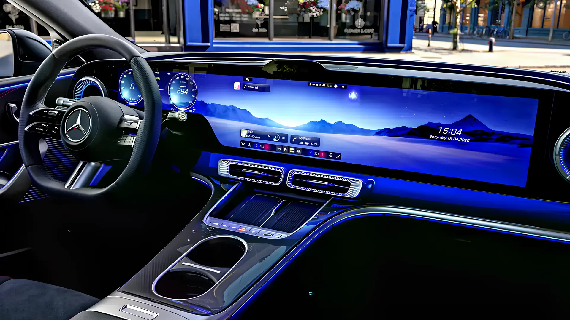 Салон нового Mercedes C-Class з цифровою панеллю приладів, широким центральним дисплеєм і синім контурним підсвічуванням