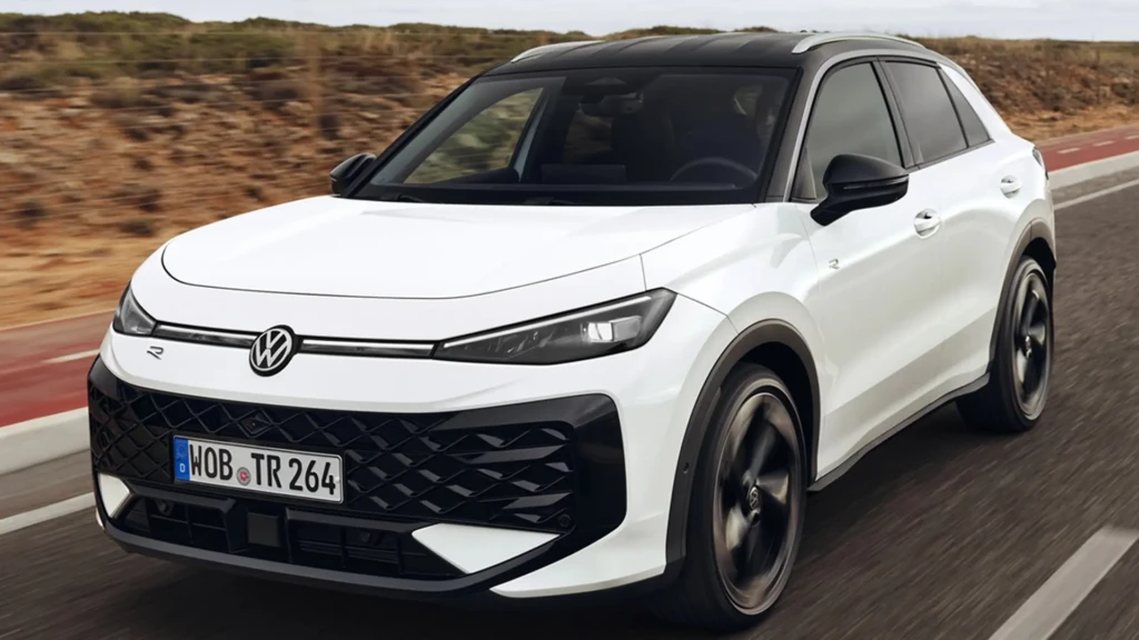 Автомобіль Volkswagen на дорозі як приклад авторинку ЄС