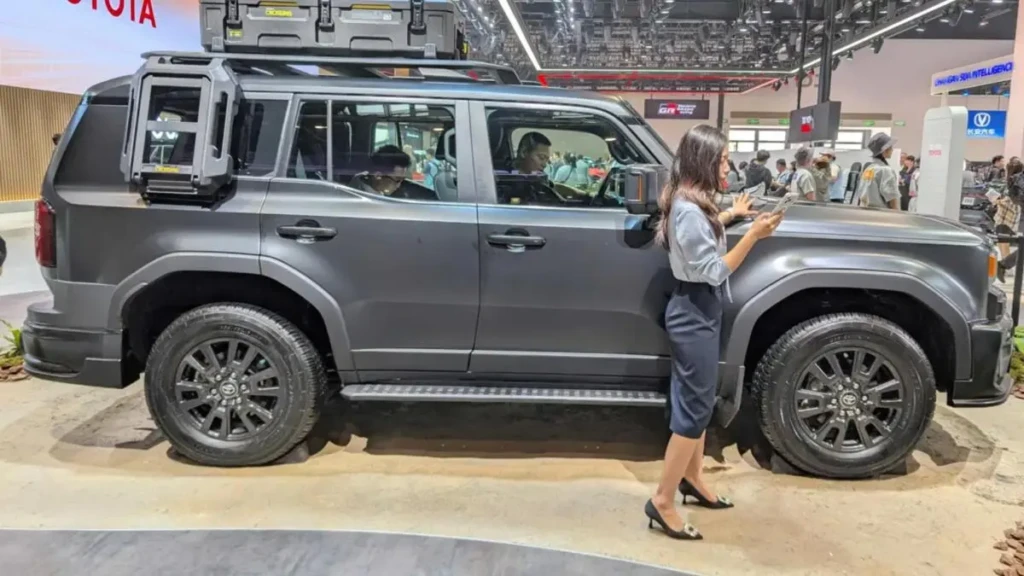 Toyota Land Cruiser Prado HEV на автошоу