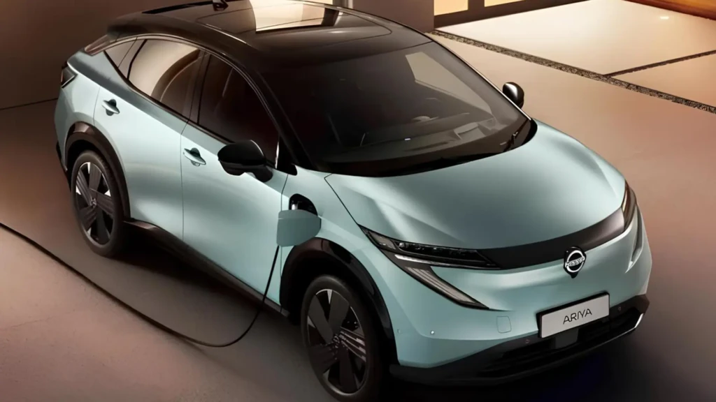 Nissan Ariya 2027 на заряджанні у світлому кузові