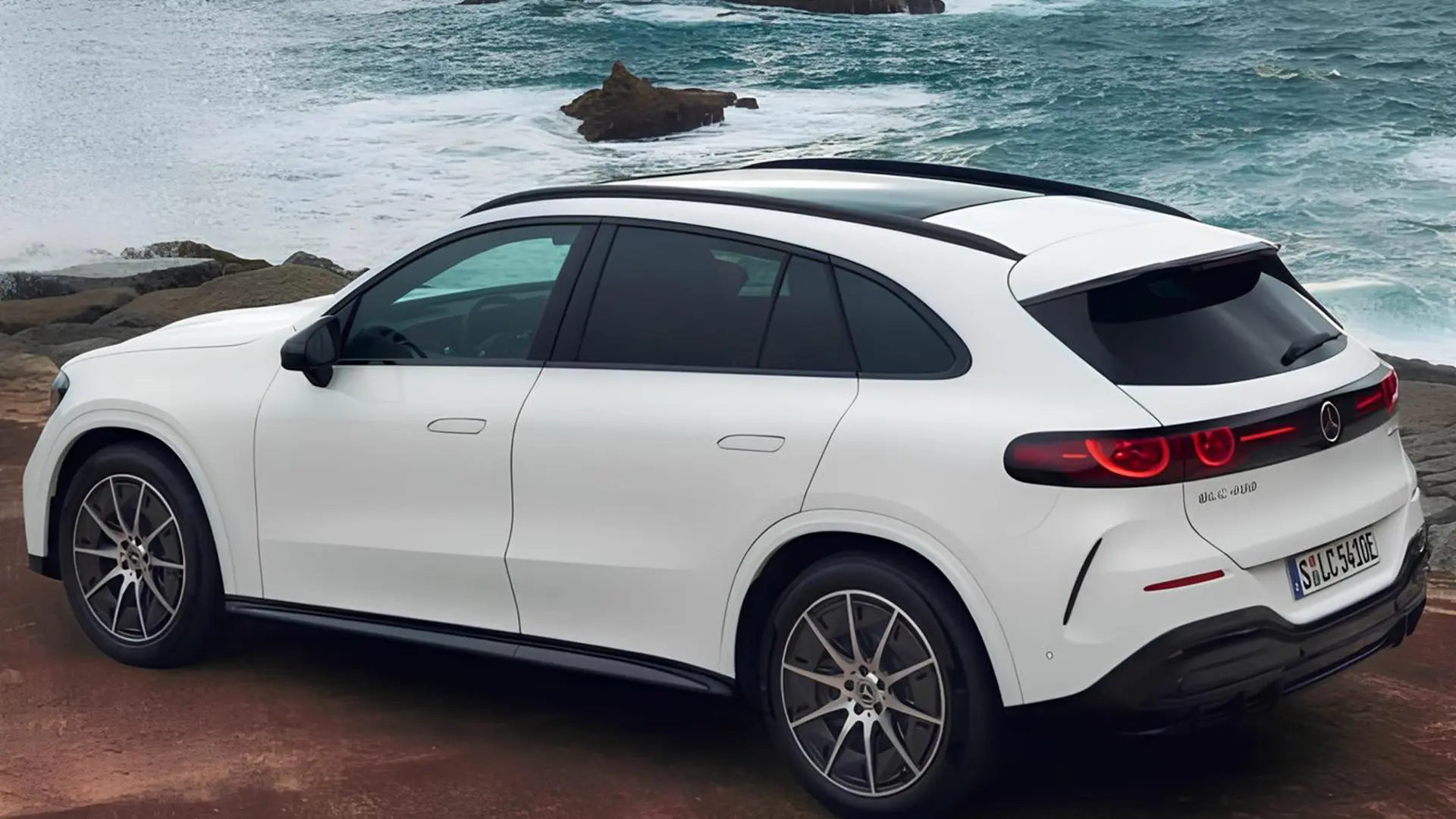 Електричний Mercedes GLC для статті про версії 250 EQ і 300 4MATIC EQ