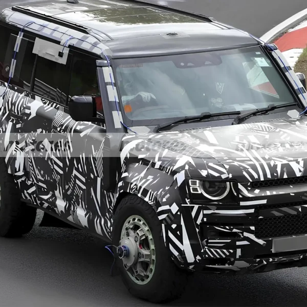 Land Rover тестує найекстремальніший Defender на Нюрбургрингу