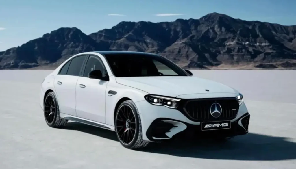 Mercedes-Benz E-Class на фоне горного пейзажа