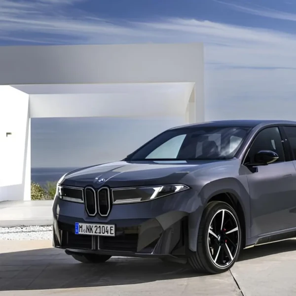Новий BMW iX3 40 офіційно дебютував: ціна та характеристики